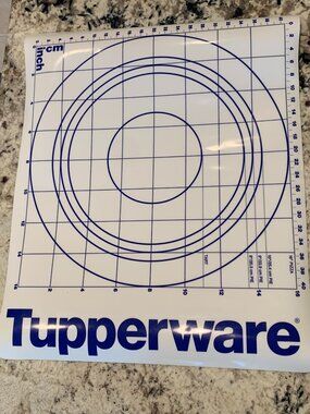Vintage Tupperware Pastry, Pie, Tart, Pizza Mat / Roll Out Sheet